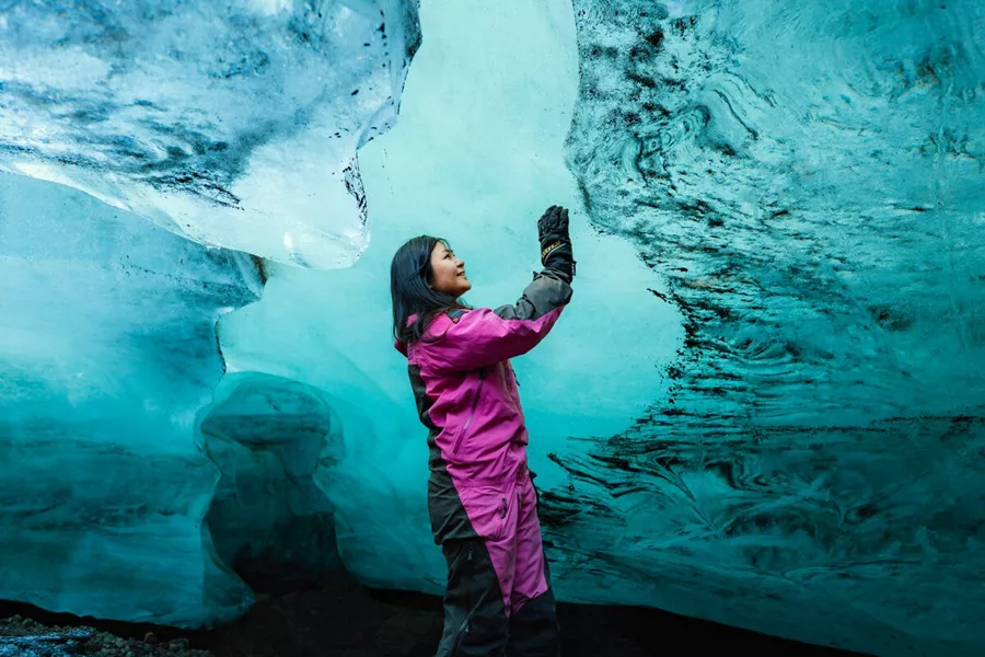 SNOWMOBILE & NEPTUNE ICE CAVE TOUR ON LANGJÖKULL GLACIER